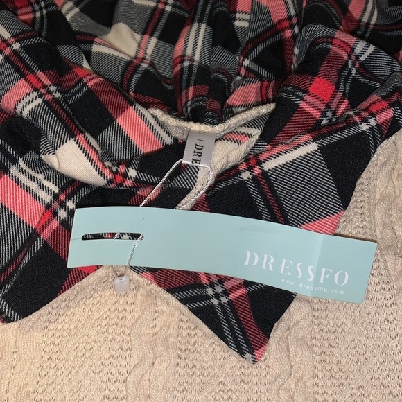 DRESSFO Size 8 Sweater.  NWT.  Cable knit and flannel hood inlays. - Picture 2 of 5